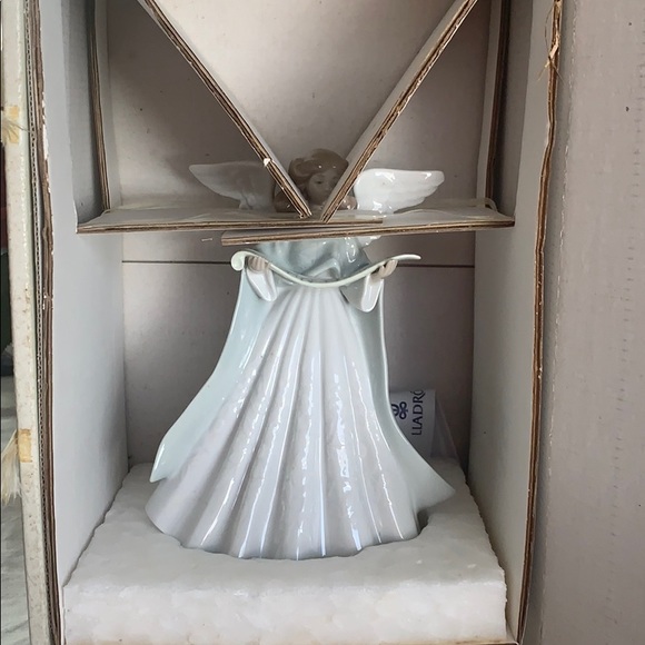Lladro Boxed Angel Tree Topper # 5875 - Picture 4 of 7